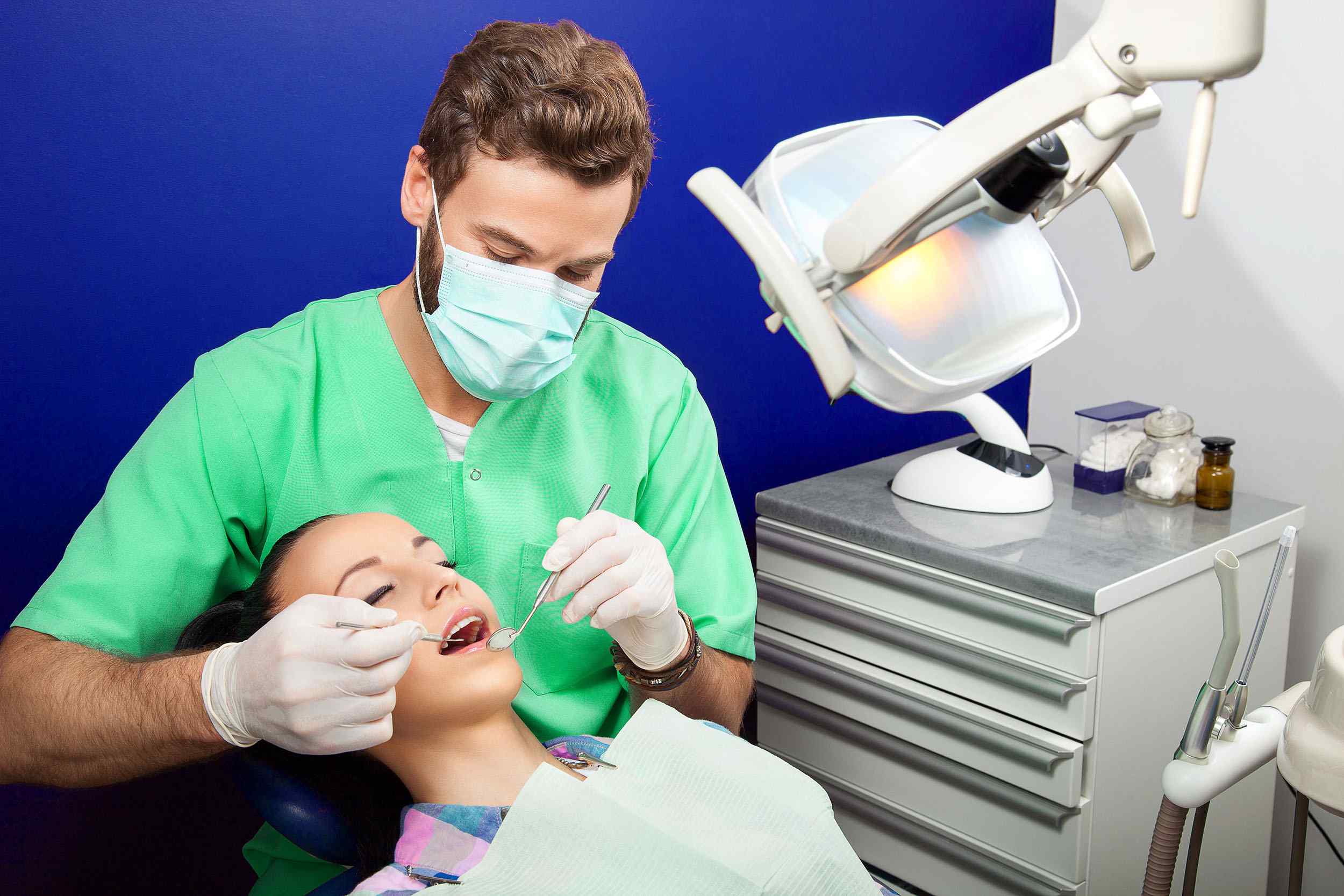 https://albaniandentaltourism.com/wp-content/uploads/2020/02/img-doctor-1.jpg
